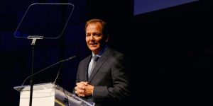 Paul Tudor Jones Says AI Is Like a ‘Category 6 Hurricane’ for Humanity